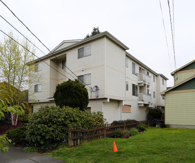 1531 Apartments in Seattle, WA - Building Photo - Building Photo