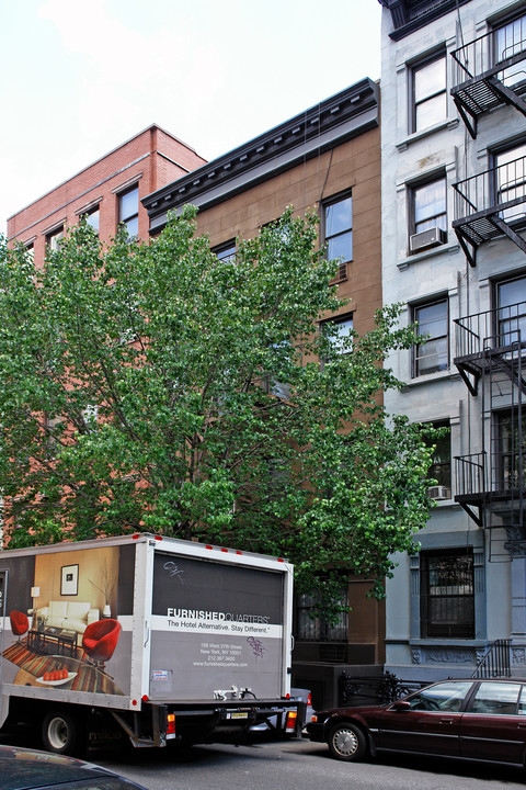 231 W 15th St in New York, NY - Building Photo