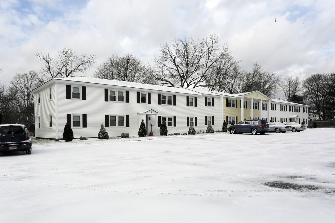 Perry Street Apartments in Danvers, MA - Foto de edificio