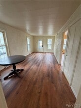 22 Works Pl in Lockport, NY - Foto de edificio - Building Photo