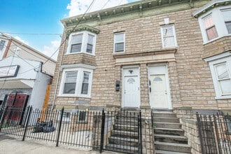 171 Sherman Ave, Unit 1 in Newark, NJ - Foto de edificio - Building Photo