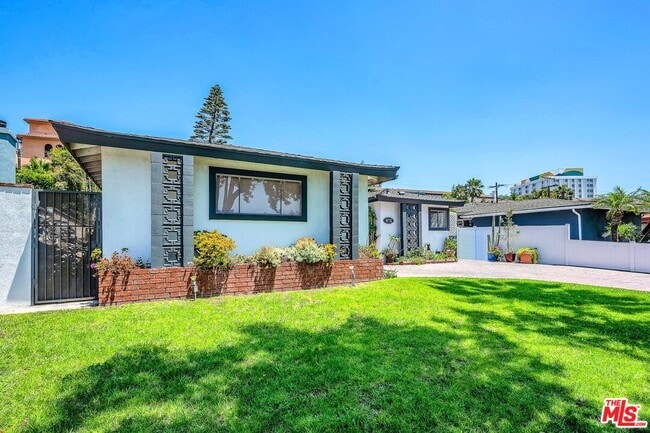 property at 8732 Villanova Ave