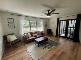 724 NE 4th Ave in Gainesville, FL - Building Photo