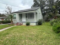 1573 W 16th St in Jacksonville, FL - Foto de edificio - Building Photo