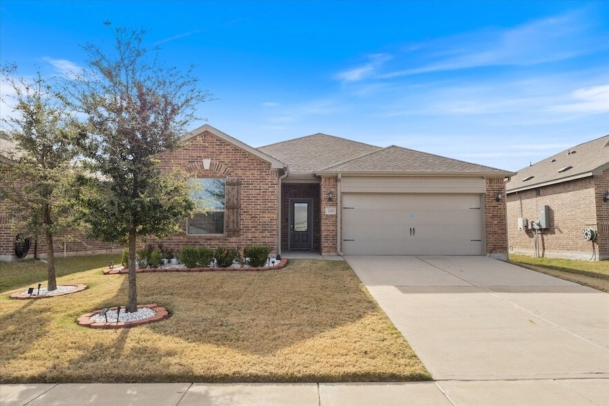 228 Harvey St, Unit #7L in Anna, TX - Foto de edificio