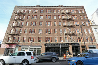 201-205 West 11th Street in New York, NY - Building Photo - Building Photo