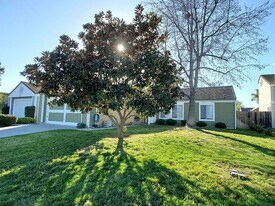 757 Sunningdale Dr in Oceanside, CA - Building Photo