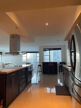 5255 Collins Ave in Miami, FL - Building Photo - Building Photo