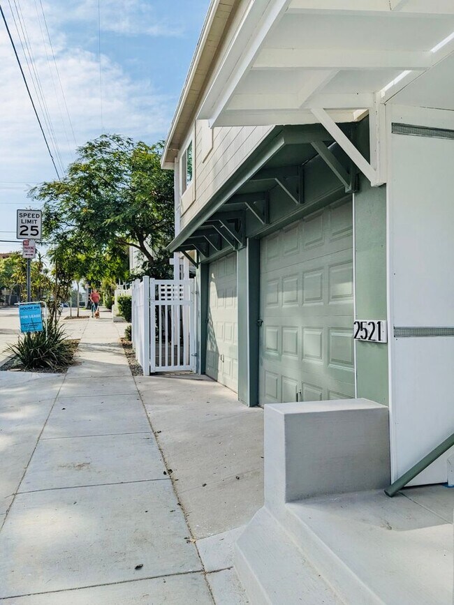 2521 Seaview Ave in Newport Beach, CA - Building Photo - Building Photo