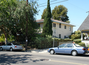 1197 N Normandi Ave in Los Angeles, CA - Building Photo - Building Photo