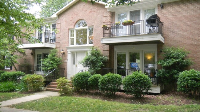 property at 1515 E Franklin St
