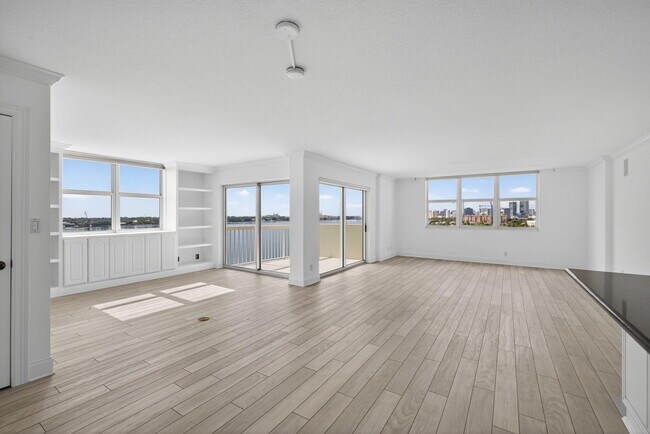 2600 N Flagler Dr in West Palm Beach, FL - Foto de edificio - Building Photo