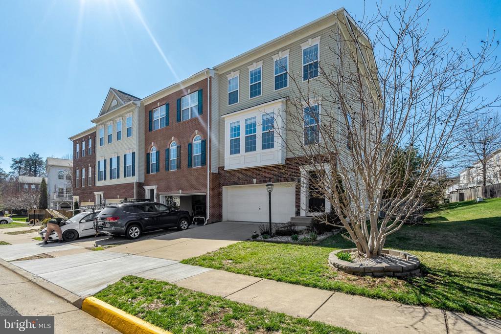 6830 Hartzell Hill Ln in Haymarket, VA - Building Photo