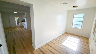 531 E Curtis Dr in Midwest City, OK - Building Photo - Building Photo