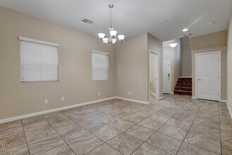 1067 Fish Pond Ave in Las Vegas, NV - Building Photo - Building Photo