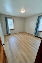 112 S Villa Dr in Evansville, IN - Foto de edificio - Building Photo