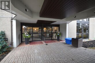 1025 Richmond Rd in Ottawa, ON - Building Photo - Building Photo