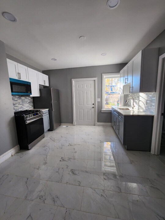 168 Spring St in New Haven, CT - Building Photo