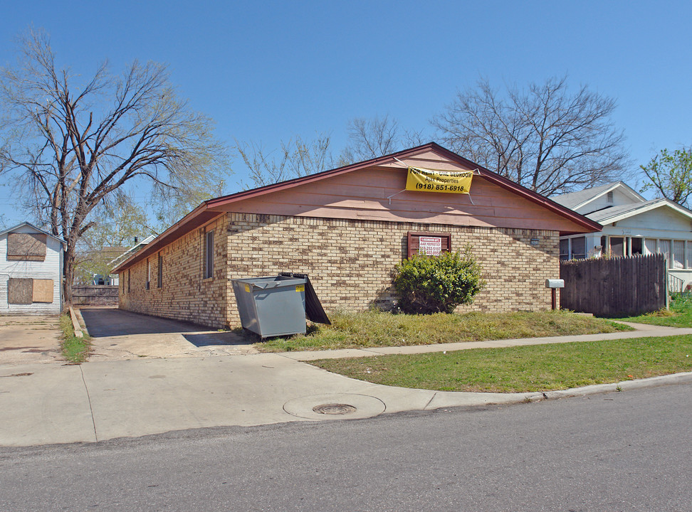 2431 E 10th St in Tulsa, OK - Building Photo