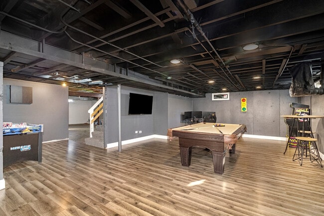 1555 Orchard Rd, Unit SI ID1285042P in Wheaton, IL - Foto de edificio - Building Photo