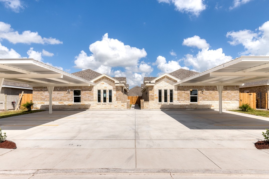 417 Peabody Ave in Edinburg, TX - Building Photo