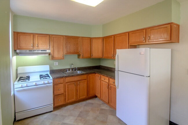 319 S Trenton Ave, Unit 3 in Pittsburgh, PA - Foto de edificio - Building Photo