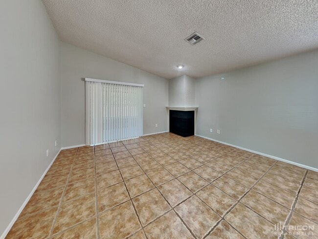 860 N Lake Sterling Ct in Casselberry, FL - Building Photo - Building Photo