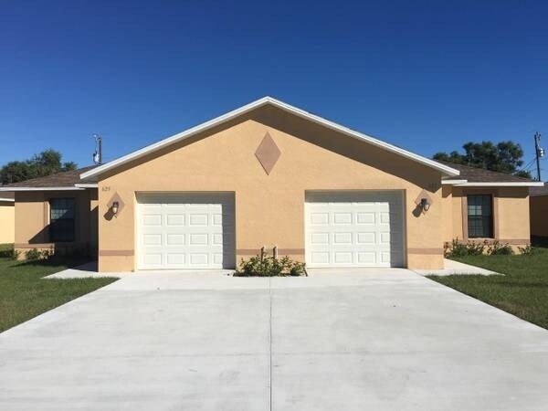 1316 SE 8th Pl in Cape Coral, FL - Building Photo
