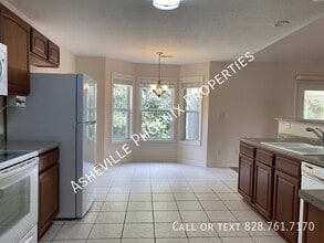 41 Sunview Cir in Arden, NC - Building Photo - Building Photo