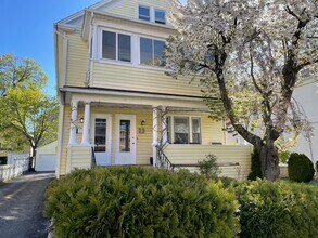 5 8th Ave, Unit 5 8th Avenue Danbury CT in Danbury, CT - Foto de edificio - Building Photo