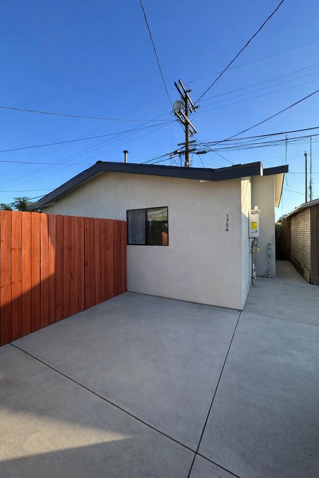 property at 1754 W 37th Dr