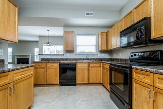 7424 Maggie Dr in Nashville, TN - Foto de edificio - Building Photo