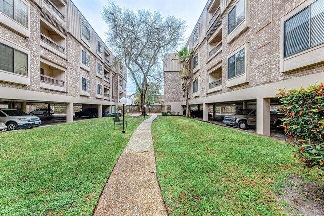 2209 S Braeswood Blvd photo'