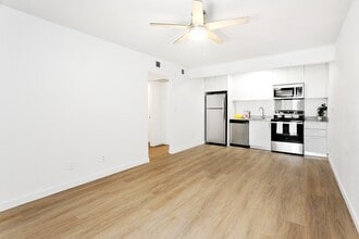 The Hamptons in Mesa, AZ - Building Photo - Building Photo