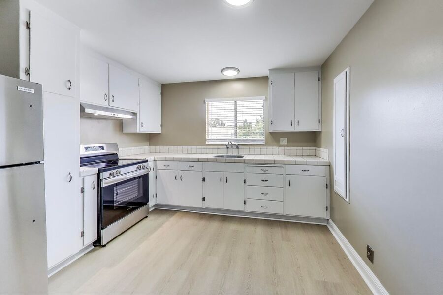 561 S 7th St in San Jose, CA - Building Photo