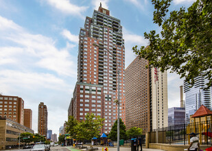 200W60 in New York, NY - Building Photo - Primary Photo