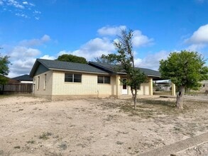 114 Rhonda Dr in Del Rio, TX - Building Photo - Building Photo