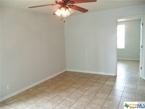 1310 W Broadway Ave in Seadrift, TX - Building Photo - Building Photo