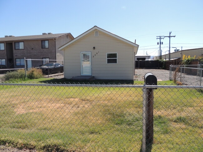 2501 Grand Ave in Grand Junction, CO - Building Photo - Building Photo