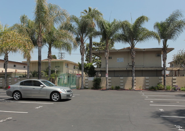 Imperial Townhomes in Downey, CA - Foto de edificio - Building Photo