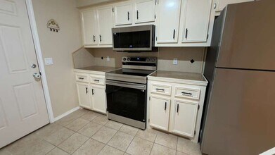 3113 S Casa Linda St in McAllen, TX - Foto de edificio - Building Photo