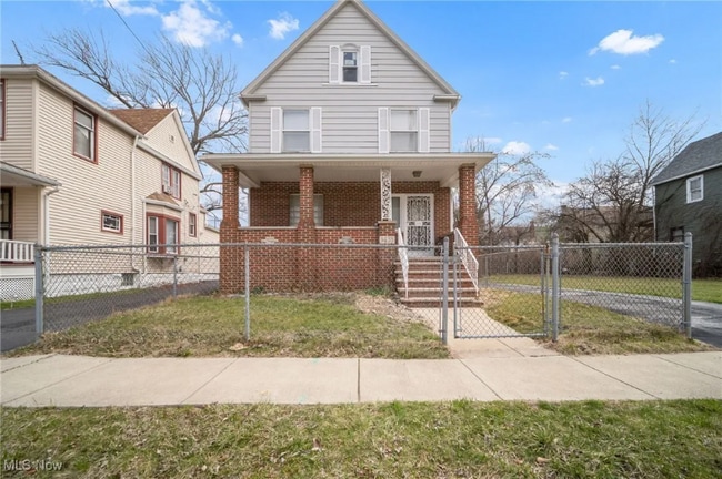 property at 1433 E 112th St