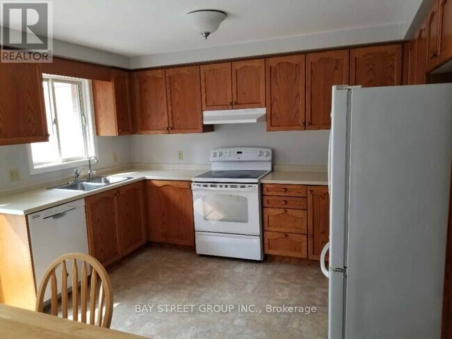 423 Timbercroft Crescent in Waterloo, ON - Building Photo - Building Photo