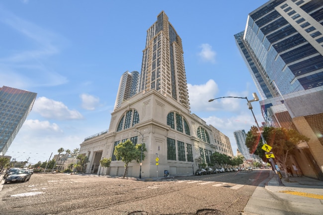 property at 700 W E St