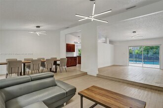 20260 NE 25th Ave in Miami, FL - Building Photo - Building Photo
