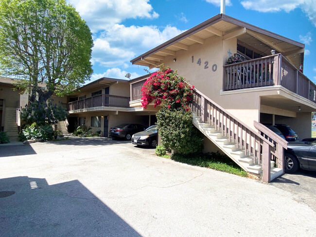 1420 W 148th St in Gardena, CA - Foto de edificio - Building Photo