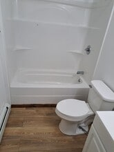 357 Main St in Madawaska, ME - Foto de edificio - Building Photo