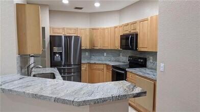 685 Conservation Dr in Weston, FL - Building Photo - Building Photo