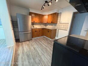 523 Main St in Blakely, PA - Building Photo - Building Photo