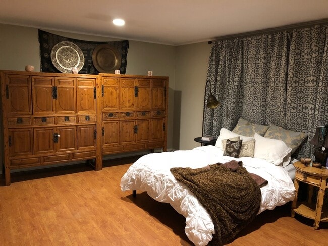 property at 1172 Alameda Ave